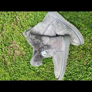 UGG Bailey Bling boot size 8